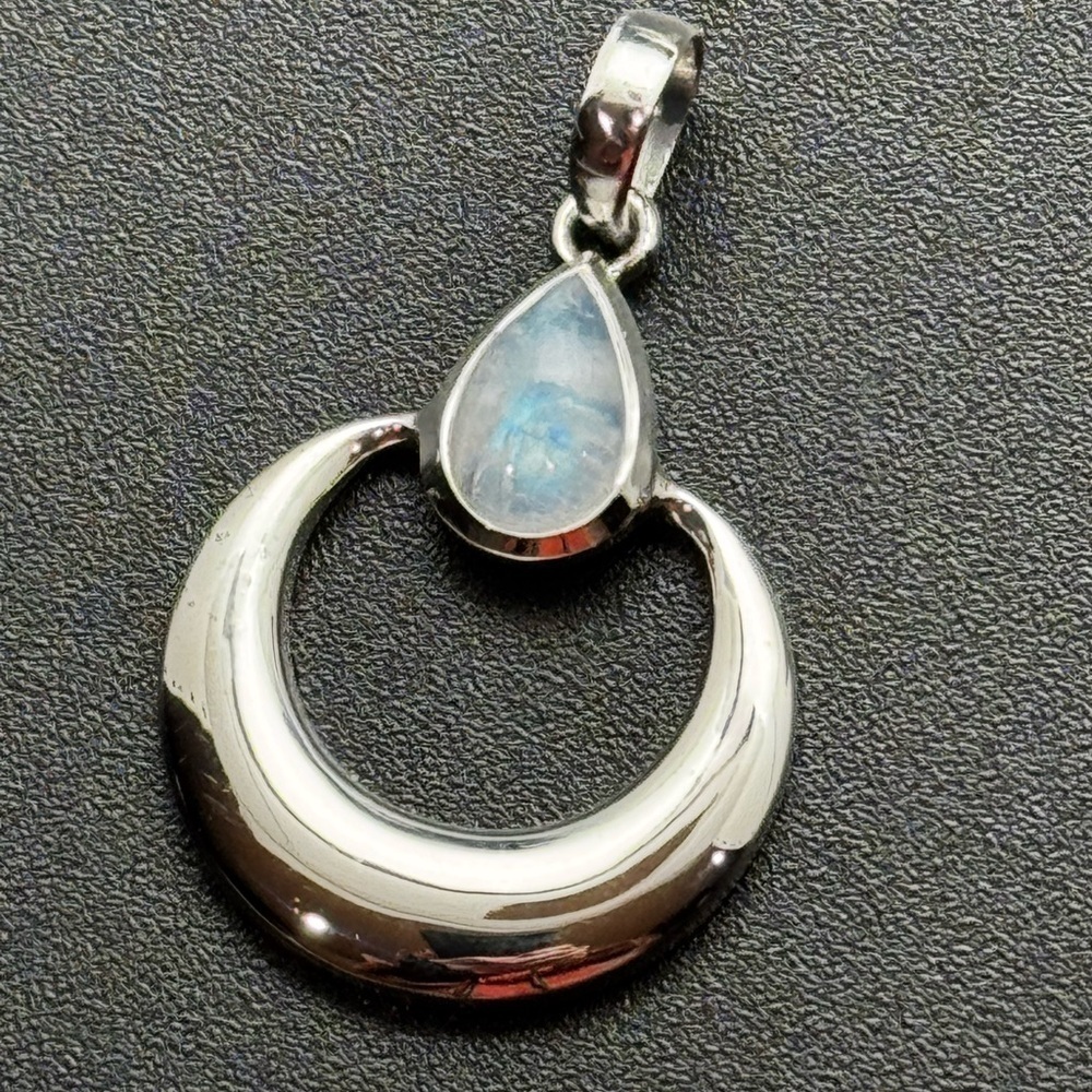 NEW Elegant Sterling Silver Teardrop Moonstone Pendant